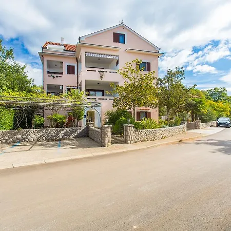 Apartman Lavanda 3 Njivice