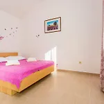 Lavanda 3 * Njivice