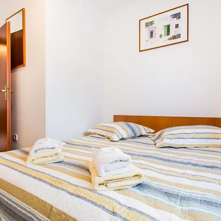 Lavanda 3 * Njivice