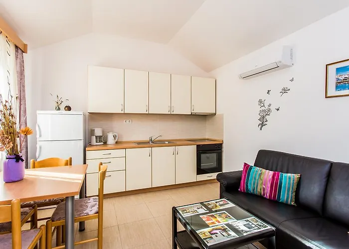 Apartman Lavanda 3 Njivice