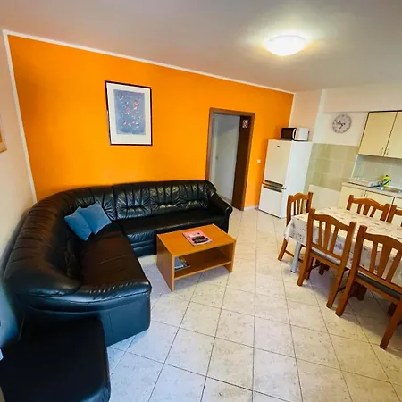 Apartamento Lavanda 3 *